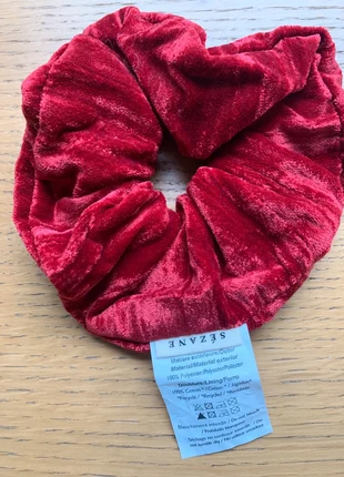 Chouchou Sezane rouge, marque: Sézane, état: Neuf avec étiquette, 5,00 €, 5,95 € Protection acheteurs incluse