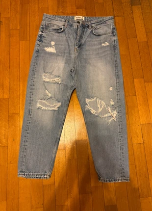 Jeans pull&bear strappati, marke: Pull & Bear, zustand: Sehr gut, größe: W32 | DE 48, 7,00 €, 8,05 € inklusive Vinted-Käuferschutz