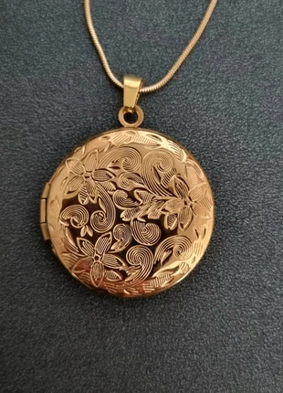 Prachtige lange goudkleurige ketting met medaillon ●stainlesssteel, staat: Heel goed, € 6,95, € 8,00 inclusief Kopersbescherming Pro