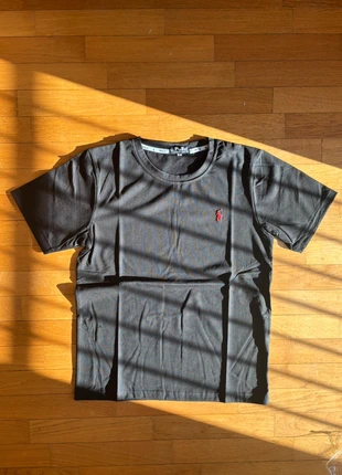 T shirt Ralph Lauren, brand: Ralph Lauren, condizioni: Ottime, taglia: S, €15.00, €16.45 include la Protezione acquisti