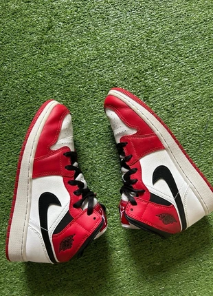 Jordan 1 mid Chicago taille 39 très bon état, marque: Jordan, état: Très bon état, taille: 39, 55,00 €, 58,45 € Protection acheteurs (Pro) incluse