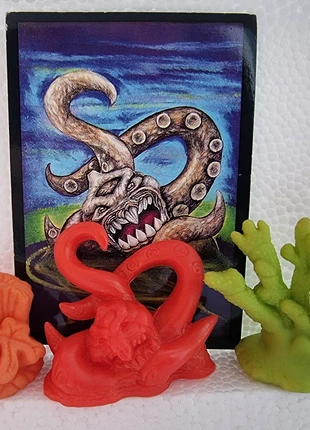 Figurine Panini Monster in my Pocket Red Kraken + Card FR 1990, marke: Panini, zustand: Gut, größe: Einheitsgröße, 25,00 €, 26,95 € inklusive Vinted-Käuferschutz