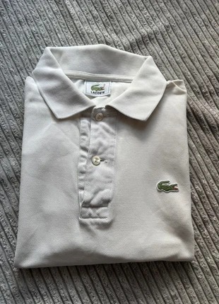 Polo Lacoste logo brodée en très bon état taille S polo 20, marca: Lacoste, estado: Muito bom, tamanho: S, €20.00, €21.70 inclui Proteção do Comprador