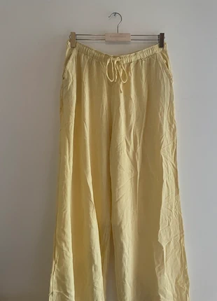 Pantalon en lin jaune (XL), brand: Stradivarius, condizioni: Ottime, taglia: XL / IT 46 / EU 42, €8.00, €9.10 include la Protezione acquisti
