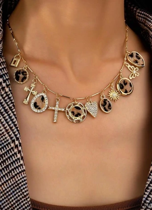 Collier breloques, marque: boutique italienne, état: Neuf avec étiquette, 10,00 €, 11,20 € Protection acheteurs incluse