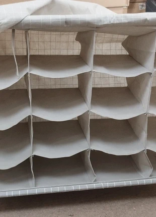 Range-chaussures 16 paires, merk: Box, staat: Nieuw met prijskaartje, € 12,00, € 13,30 inclusief Kopersbescherming