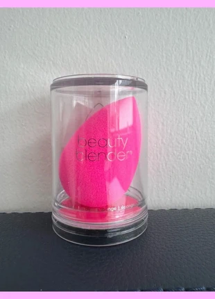 Beauty blender nouveau 🥰, marque: Beautyblender, état: Neuf avec étiquette, 21,95 €, 23,75 € Protection acheteurs incluse