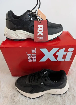 Baskets tendance XTI femme Pointure 37 (dispo 39 et 38) Coloris noir intense semelle blanche, marca: XTI, estado: Muy bueno, tamaño: 37, 29,99 €, 32,19 € Protección al comprador Pro incluida