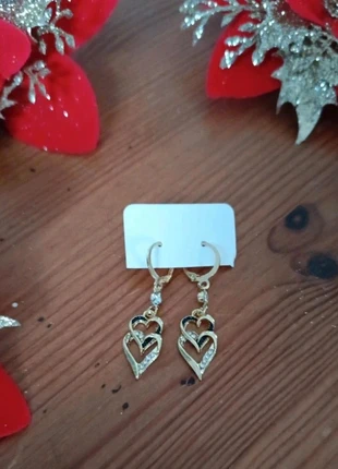 Jolies boucles d'oreilles deux cœurs enlacés noir doré et strass neuves, merk: Strass, staat: Nieuw met prijskaartje, € 5,00, € 5,95 inclusief Kopersbescherming Pro