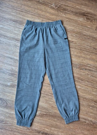 Grijze broek van Alix the label, marca: ALIX The Label, estado: Novo sem etiquetas, tamanho: M / 38 / 10, €45.00, €47.95 inclui Proteção do Comprador