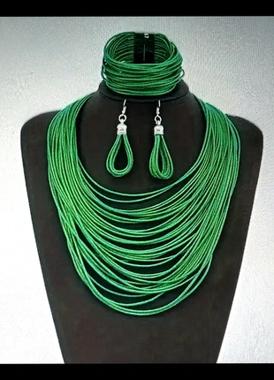 Ensemble bijoux parure collier multicouche en corde de cire vert boucle d'oreilles bracelet, marke: Noël, zustand: Neu, mit Etikett, 9,90 €, 11,10 € beinhaltet Vinted-Käuferschutz Pro