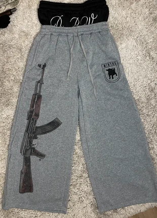 Jogging large army avec short intégré XS, marque: y2k, état: Très bon état, taille: XS, 39,90 €, 42,60 € Protection acheteurs (Pro) incluse