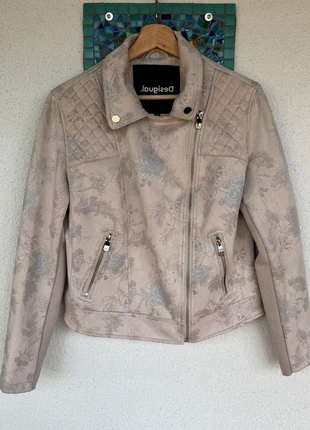 🤩Chaqueta biker Desigual beige floral, talla 40, marque: Desigual, état: Très bon état, taille: L / 40 / 12, 38,00 €, 40,60 € Protection acheteurs incluse