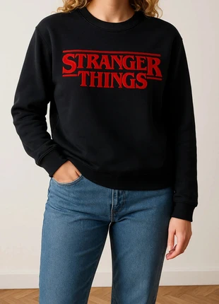 Pull Stranger Things Femme Logo brode Noir Rouge, Taille L - Excellent etat, brand: Stranger Things, condition: Very good, size: L / 40 / 12, €35.00, €37.45 includes Buyer Protection