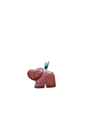 Pendentif éléphant en jaspe rouge, marque: Pierre, état: Neuf sans étiquette, 4,00 €, 4,90 € Protection acheteurs (Pro) incluse