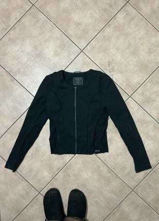 Felpa Guess cropped taglia xs vintage nero con zip y2k, brand: GUESS, condizioni: Ottime, taglia: XS / IT 38 / EU 34, €15.00, €16.45 include la Protezione acquisti