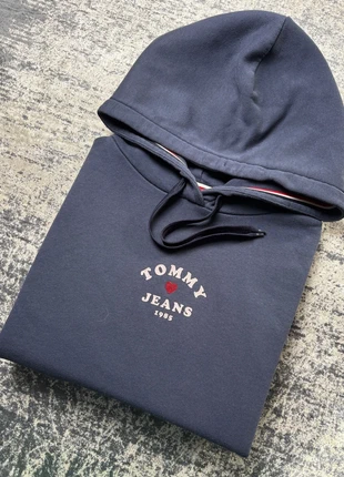 Pull à capuche Tommy Hilfiger – Marine – Taille M – Très bon état (9/10), marke: Tommy Hilfiger, zustand: Sehr gut, größe: M / 38 / 10, 27,00 €, 29,05 € inklusive Vinted-Käuferschutz