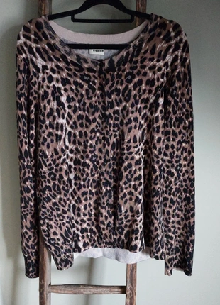 Panterprint cardigan van, merk: Rodier, staat: Heel goed, maat: XL / 42 / 14, € 10,95, € 12,20 inclusief Kopersbescherming