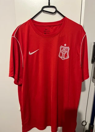 Authentique maillot football Fribourg FC, marque: Nike, état: Neuf sans étiquette, taille: XXL, 15,00 €, 16,45 € Protection acheteurs incluse