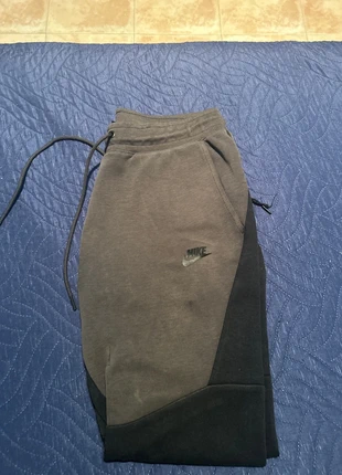Tuta tech Nike, marke: Nike, zustand: Zufriedenstellend, größe: S, 8,00 €, 9,10 € inklusive Vinted-Käuferschutz