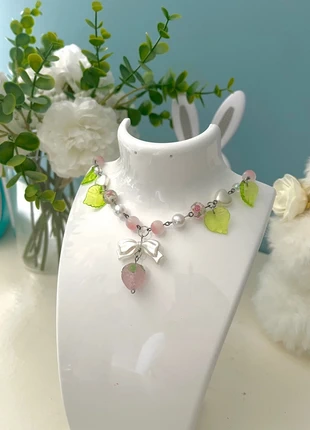 Collier fraise en perle, brand: Fait Main, condition: New with tags, €7.00, €8.05 includes Buyer Protection