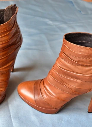 Bottines à talons en cuir marron taille 38, brand: TRENDS, condition: Very good, size: 38, €27.20, €29.26 includes Buyer Protection Pro