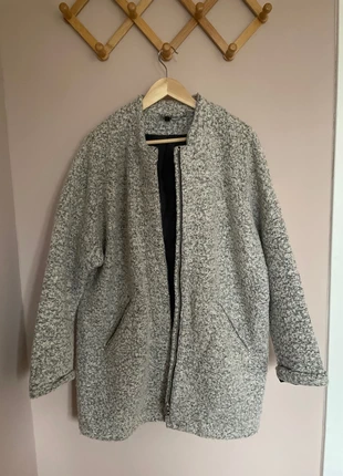 Bouclé pilotenjas H&M 44, marque: H&M, état: Bon état, taille: XL / 42 / 14, 12,00 €, 13,30 € Protection acheteurs incluse