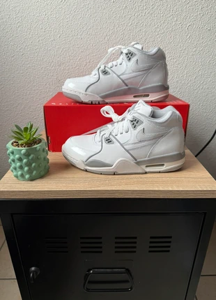 Chaussures Nike air flight 89, marca: Nike, estado: Novo com etiquetas, tamanho: 36, €35.00, €37.45 inclui Proteção do Comprador