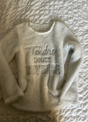 Sweat Doux Chaud, marque: Gémo, état: Très bon état, taille: XS / 34 / 6, 2,50 €, 3,33 € Protection acheteurs incluse