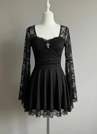 Robe de Noël femme col carré, manches évasées, patchwork dentelle gothique croix, coupe évasée, marque: Vintage Dressing, état: Très bon état, taille: S / 36 / 8, 32,99 €, 35,34 € Protection acheteurs incluse