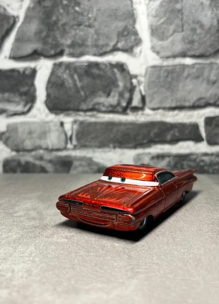 Voiture disney cars ramone rouge cat, merk: Cars, staat: Heel goed, maat: Universeel, € 4,00, € 4,90 inclusief Kopersbescherming