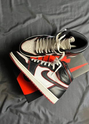 Jordan 1 bloodline taille 44, marque: Jordan, état: Très bon état, taille: 44, 130,00 €, 137,20 € Protection acheteurs incluse