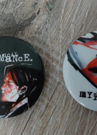 2 My Chemical Romance buttons, merk: My Chemical Romance, staat: Heel goed, € 2,00, € 2,80 inclusief Kopersbescherming
