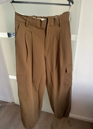 Pantalon cargo marron Zara – Taille XS, marque: Zara, état: Très bon état, taille: XS / 34 / 6, 8,00 €, 9,10 € Protection acheteurs incluse