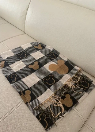 Sciarpa lunga Mickey a scacchi nera e beige con frange, marque: Mickey Mouse, état: Neuf sans étiquette, 11,99 €, 13,29 € Protection acheteurs incluse