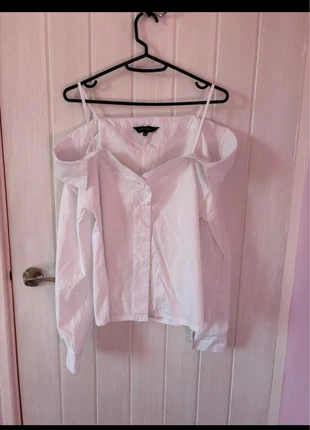 New look plain white off shoulder shirt, brand: New Look, condition: Very good, size: S / UK 8-10, £8.00, £9.10 includes Buyer Protection