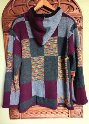 Leuk hippie patchwork gebreid vest met capuchon., merk: Hippie, staat: Heel goed, maat: L / 40 / 12, € 10,50, € 11,73 inclusief Kopersbescherming