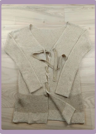 Pull Liu Jo crème à lacets dos style élégant et moderne maille brillante, marke: Liu Jo, zustand: Sehr gut, größe: S / 36 / 8, 33,00 €, 35,35 € inklusive Vinted-Käuferschutz