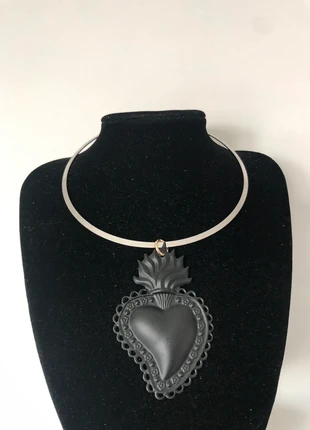 Collana rigida acciaio inox e cuore sacro nero, marke: INOX, zustand: Neu, 20,00 €, 21,70 € inklusive Vinted-Käuferschutz