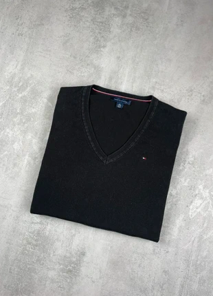 Sweat Fin Tommy Hilfiger Noir taille (XS) col V t shirt manche longues Style Classique Logo Brodé, brand: Tommy Hilfiger, condizioni: Ottime, taglia: XS / IT 38 / EU 34, €20.00, €21.70 include la Protezione acquisti