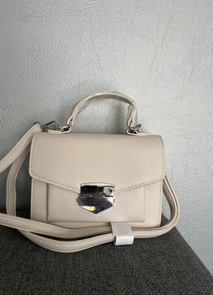 Sac à main avec bandoulière réglable « Leonie » Beige, état: Neuf avec étiquette, 10,00 €, 11,20 € Protection acheteurs (Pro) incluse