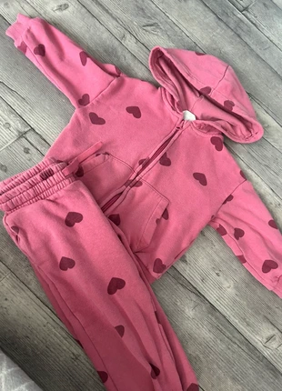 Ensemble de jogging enfin, marque: H&M, état: Très bon état, taille: 3 ans / 98 cm, 2,00 €, 2,80 € Protection acheteurs incluse