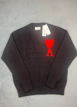 Pull Ami Paris Noir avec Cœur Rouge | Taille M | neuf avec étiquette, marque: Ami Paris, état: Très bon état, taille: M, 120,00 €, 126,70 € Protection acheteurs incluse