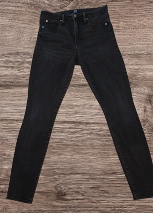 Jean skinny GAP noir – True Skinny – stretch – femme taille 30 (FR 40), merk: GAP, staat: Heel goed, maat: L / 40 / 12, € 17,00, € 18,55 inclusief Kopersbescherming