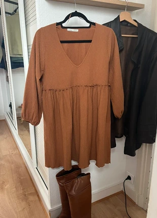 Robe manches longues marron, merk: Pull & Bear, staat: Heel goed, maat: S / 36 / 8, € 2,00, € 2,80 inclusief Kopersbescherming