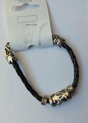 Zilverkleurige armband, merk: MKM, staat: Heel goed, € 1,50, € 2,28 inclusief Kopersbescherming