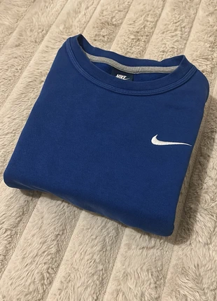 Pull Nike bleu marine, coupe classique, logo brodé taille S, marque: Nike, état: Très bon état, taille: S, 21,00 €, 22,75 € Protection acheteurs incluse