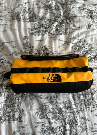 TNF Base Camp Reisewaschbeutel – L Kulturbeutel, merk: The North Face, staat: Heel goed, € 28,00, € 30,10 inclusief Kopersbescherming