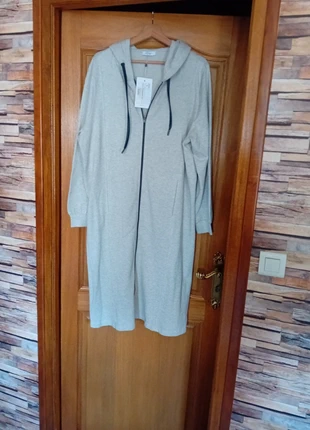 Gilet avec capuche 48, marke: sheego, zustand: Neu, mit Etikett, größe: 4XL / 48 / 20, 30,00 €, 32,20 € inklusive Vinted-Käuferschutz