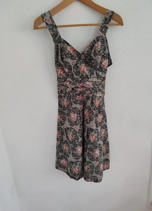 Robe vintage y2k pin up romantique motifs fleurs et broderies 36 décolletée, merk: Vintage Dressing, staat: Heel goed, maat: S / 36 / 8, € 16,00, € 17,50 inclusief Kopersbescherming